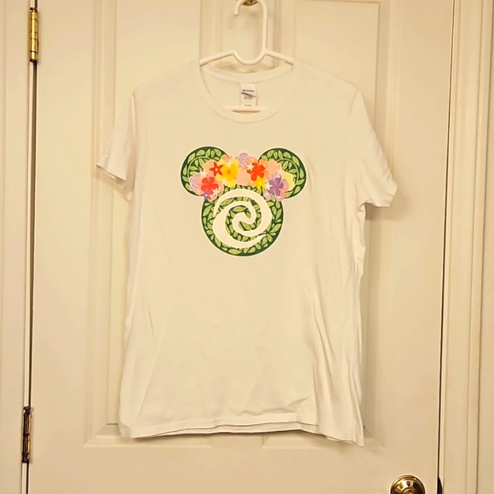Disney's Moana White Tee Lg.